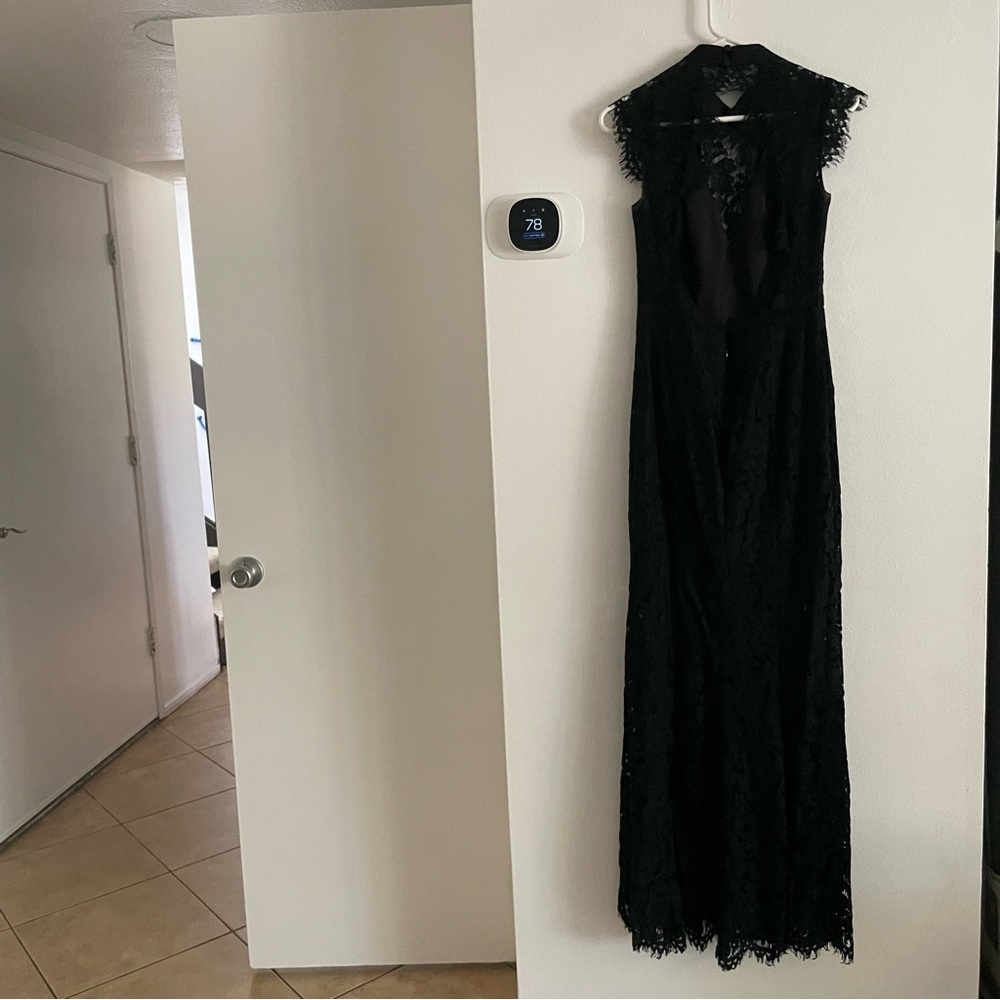 Fame and Parntners Elegant Black Lace Evening Gown open back size 4 - Picture 2 of 8